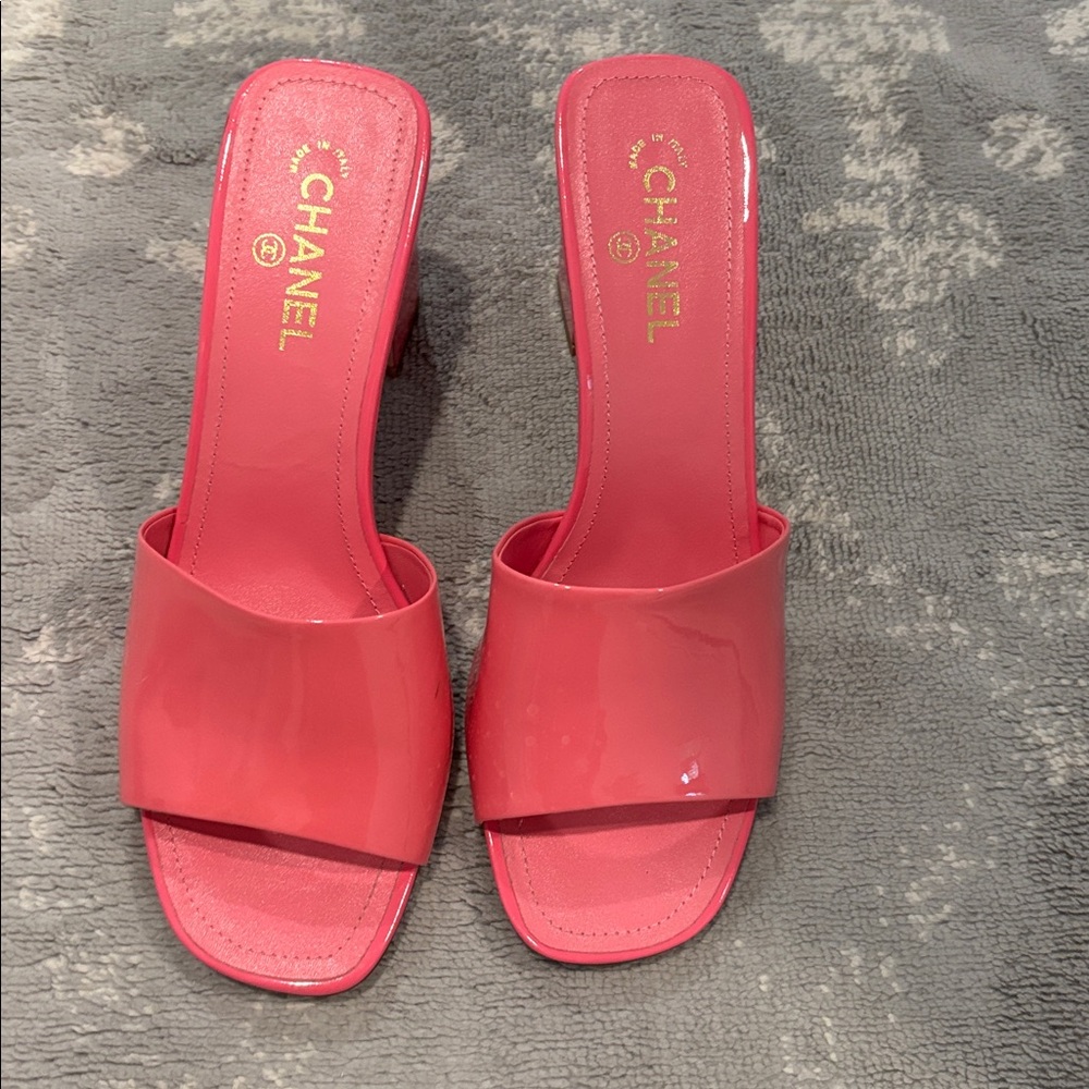 Chanel slides size 41 - 2022 Interlocking CC Logo Slides